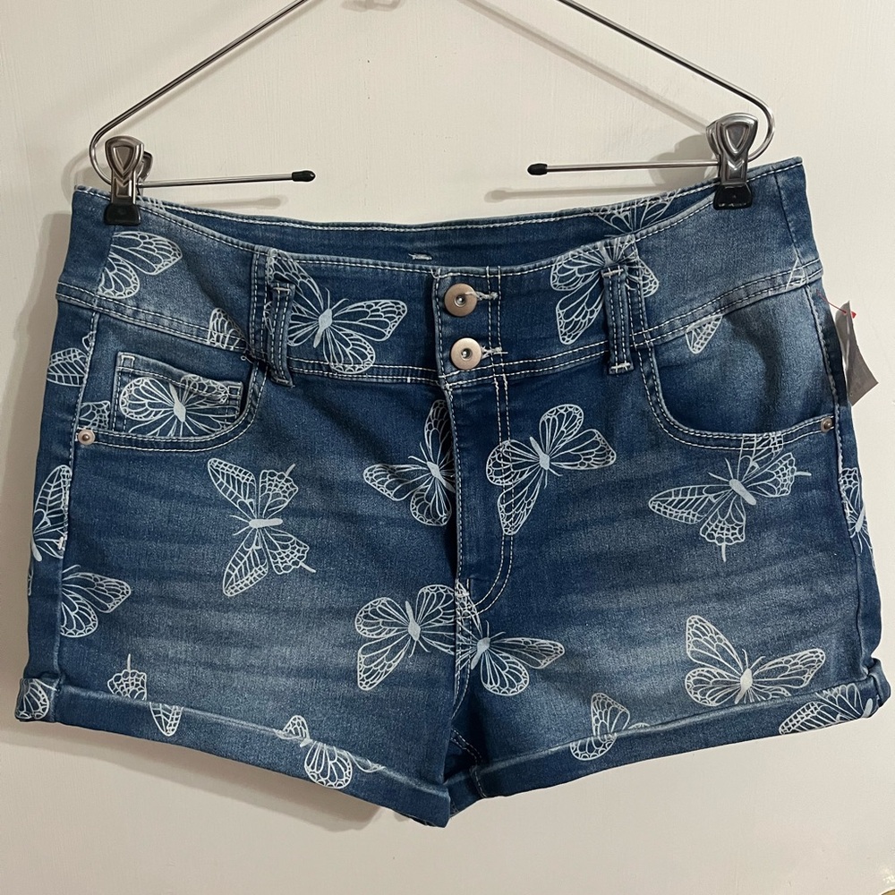 🩵 XXL Butterfly Shorts no boundaries shorts - Picture 9 of 11